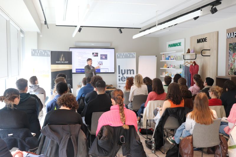 Formation « Shape the Light » : un pont entre design lumière et industrie
